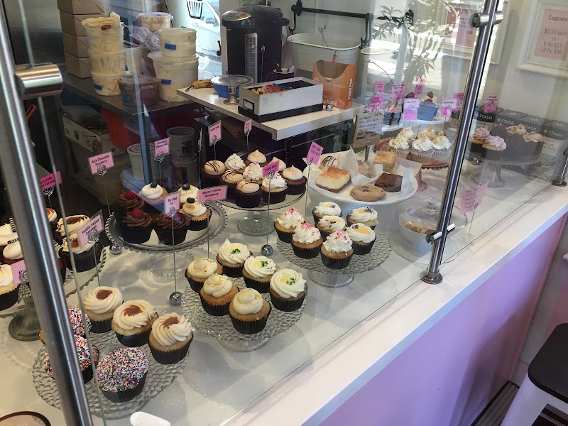 Angel Cakes - Angel Cakes, 745 5th St, Oakland, CA 94607, USA