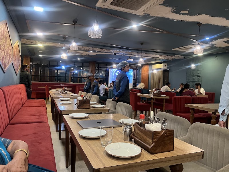 Dadi's Paakshala - Dadi's Paakshala, Tagore Nagar First floor above Bicycle hub Opposite Tirupati apartments, Tagore Nagar, Mathpurena, Chhattisgarh 492001, India