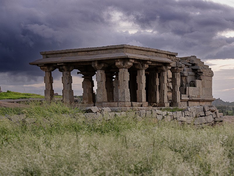 Hemakoota - Hemakoota, 8FM5+HG8, Hampi, Karnataka 583239, India