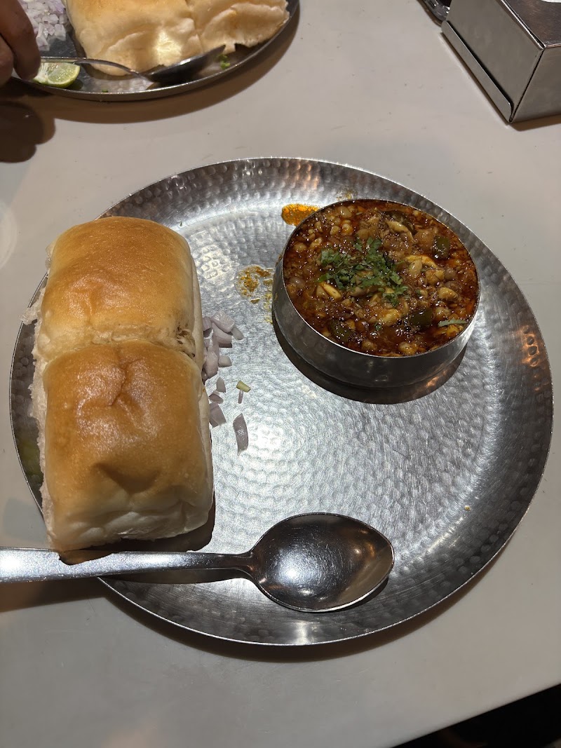 Bharat Cafe - Bharat Cafe Shraddhanand Rd, opp. Ghatkopar Railway Station, Kapol wadi, Ghatkopar West, Mumbai, Maharashtra 400086, India