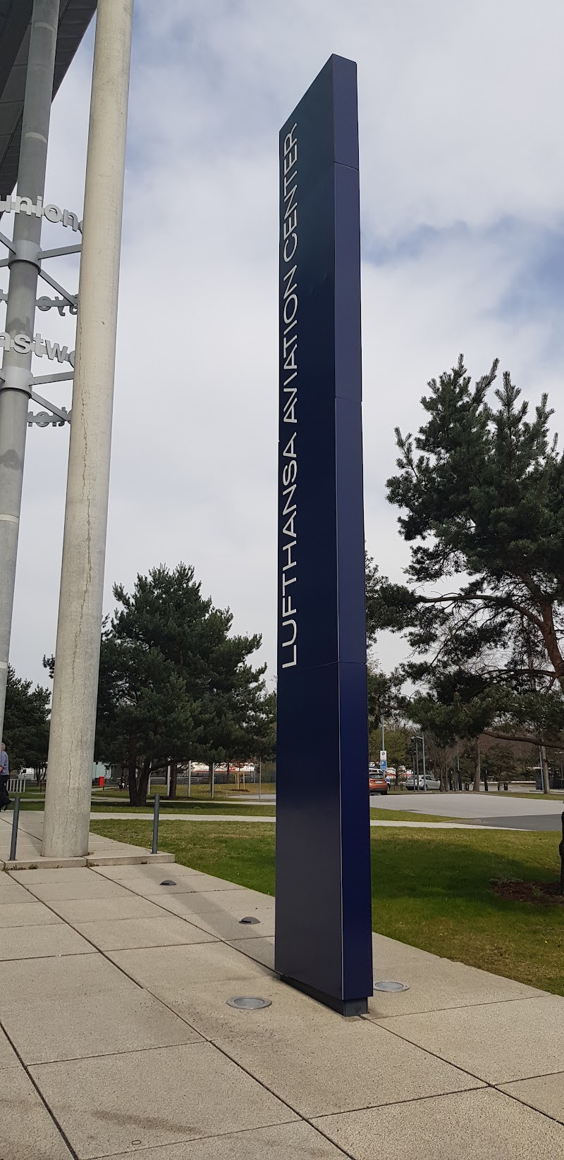 Lufthansa Aviation Center - Lufthansa Aviation Center Airportring, 60549 Frankfurt am Main, Germany