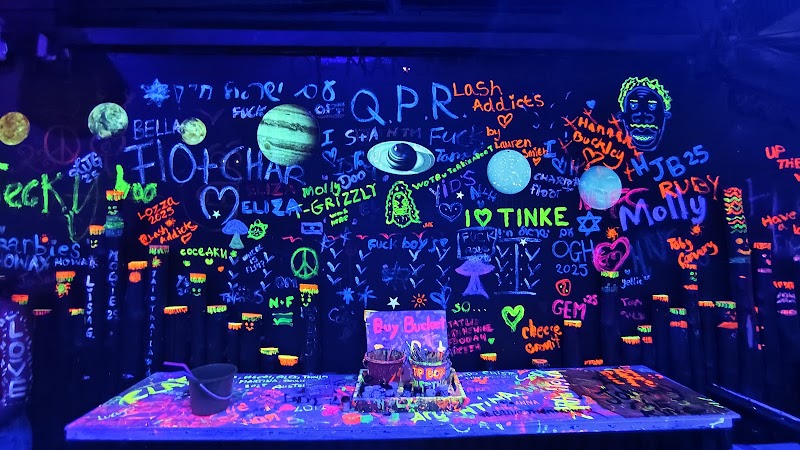 Moonland Bar - Moonland Bar, 127, Haad Rin, Amphoe Ko Pha-ngan, Chang Wat Surat Thani 84280, Thailand