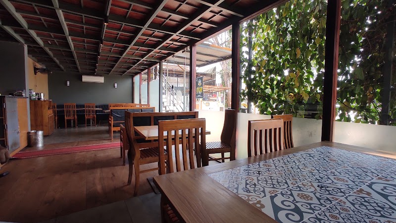 Farsa Restaurant Kizhisseri - Farsa Restaurant Kizhisseri, 52H3+PFG, Kizhisseri, Kerala 673641, India