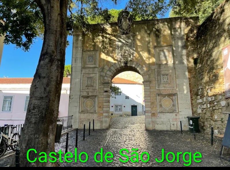 Castelo de São Jorge - Castelo de São Jorge R. de Santa Cruz do Castelo, 1100-129 Lisboa, Portugal