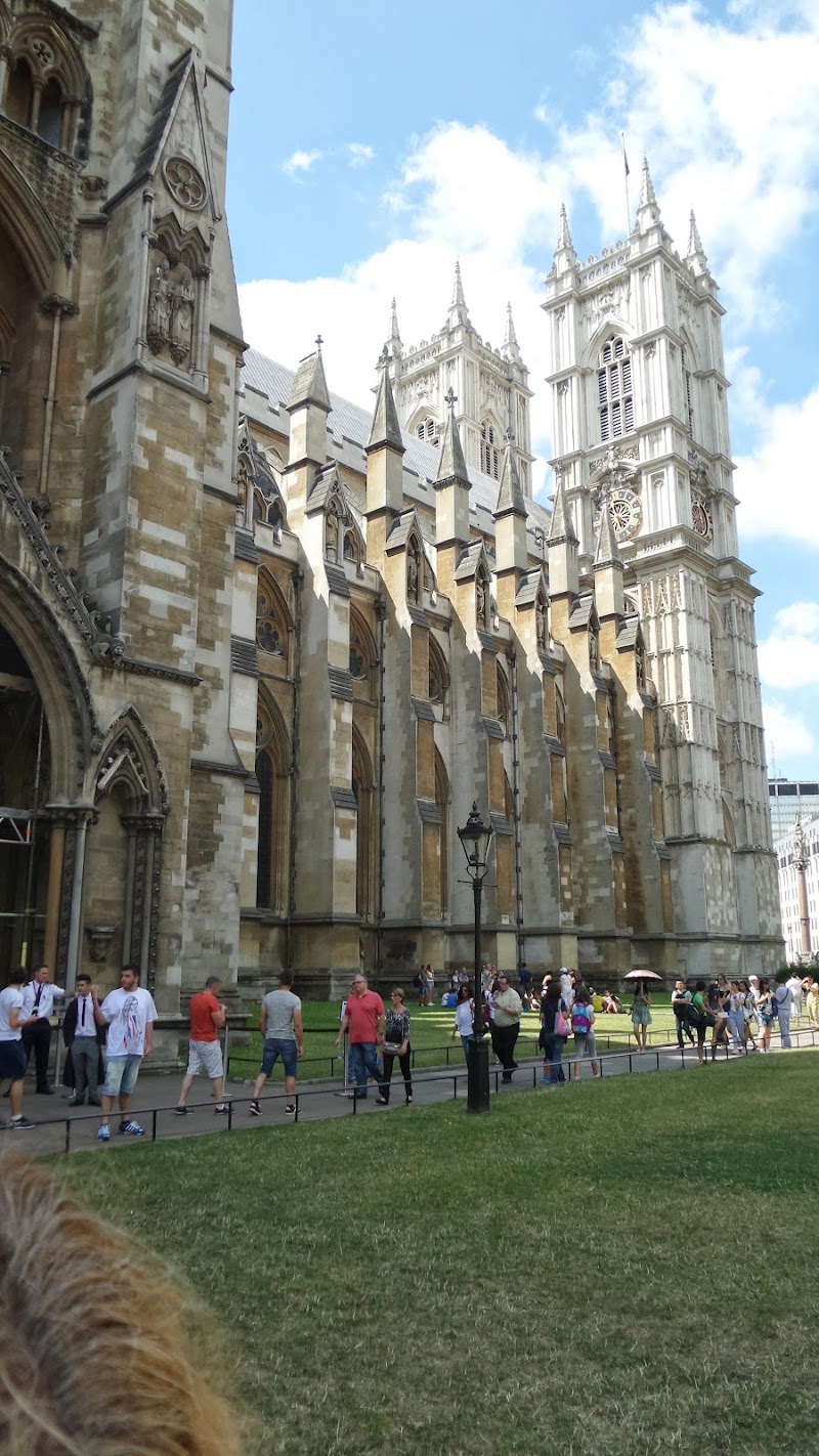 Victoria Tower Gardens - Victoria Tower Gardens Abingdon St, Millbank, London SW1P 3JA, UK