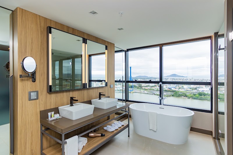 Mercure Itajaí Navegantes - Mercure Itajaí Navegantes, R. Dr. Pedro Ferreira, 363 - Centro, Itajaí - SC, 88301-030, Brazil