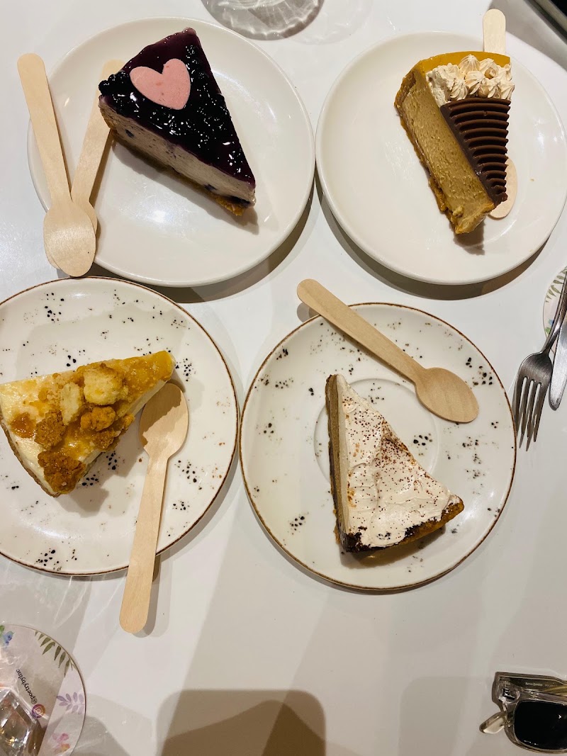 Poetry by Love and Cheesecake - Poetry by Love and Cheesecake 33, Juhu Rd, Janki Kutir, Juhu Tara, Juhu, Mumbai, Maharashtra 400049, India