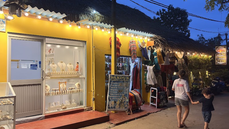 Sandun gems and clothing