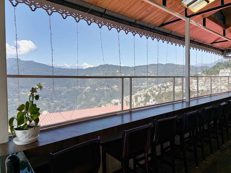 Treat Rooftop Cafe & Bar - Treat Rooftop Cafe & Bar Tibet Rd, behind BL House, Arithang, Gangtok, Sikkim 737101, India