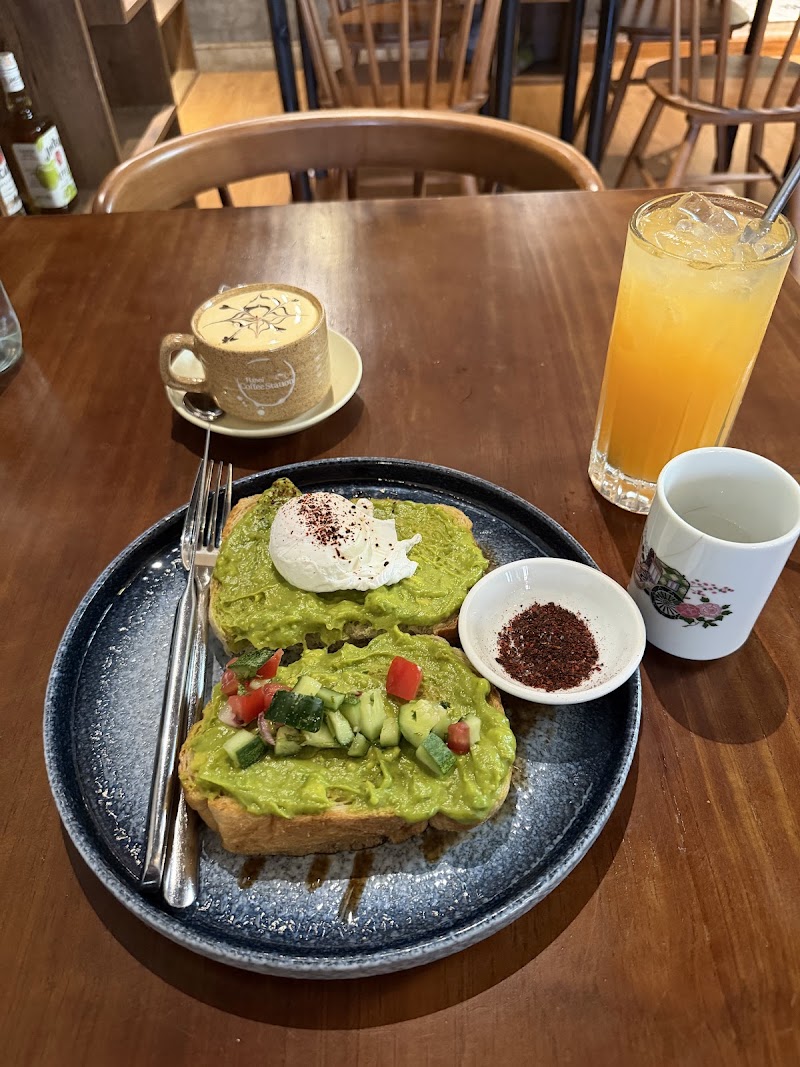 Hanoi Coffee Station & Restaurant - Hanoi Coffee Station & Restaurant Tầng 2, 44 P. Hàng Bè, Hàng Bạc, Hoàn Kiếm, Hà Nội 11011, Vietnam