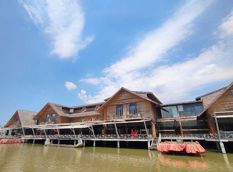 Pattaya Floating Market Gate No.4 - Pattaya Floating Market Gate No.4 VW95+RG4 Unnamed Road Muang Pattaya, Amphoe Bang Lamung, Chang Wat Chon Buri 20150, Thailand