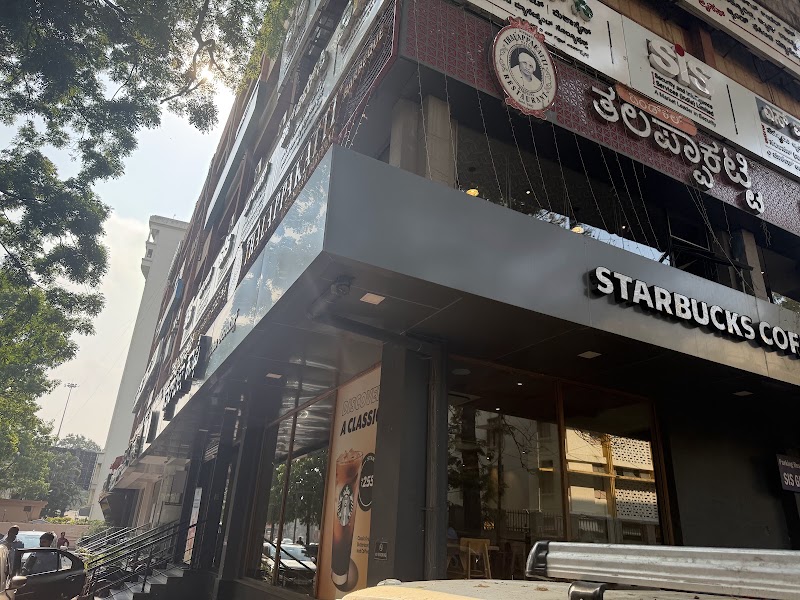 Starbucks - Starbucks Old No 42, Gf, Ramanashree Arcade, Kids Kemp, No 18, Mahatma Gandhi Rd, Craig Park Layout, Ashok Nagar, Bengaluru, Karnataka 560001, India