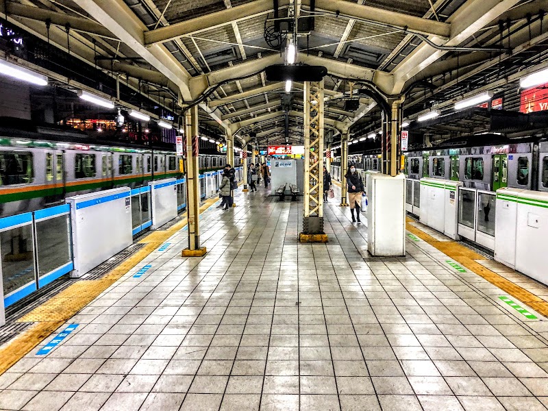 Yūrakuchō Station - Yūrakuchō Station 2 Chome-9 Yurakucho, Chiyoda City, Tokyo 100-0006, Japan