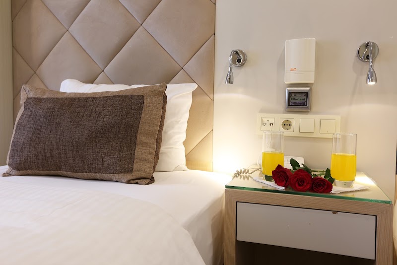 Alpinn Hotel İstanbul - Alpinn Hotel İstanbul, Mimar Hayrettin, Tiyatro Cd. No:19, 34126 Fatih/İstanbul, Türkiye