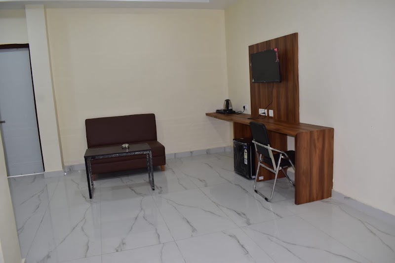 Hotel Pushparaj - Hotel Pushparaj Children Park, Plot P/MA 52, near Lighthouse Lane, Balipada, Puri, Odisha 752001, India