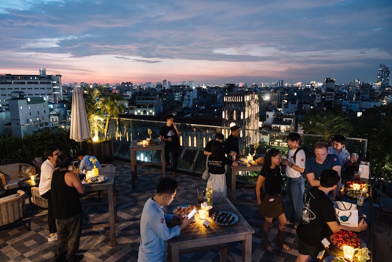Ozone Sky Lounge & Restaurant Hanoi - Ozone Sky Lounge & Restaurant Hanoi, 18 - 24 P. Nhà Chung, Ward, Hoàn Kiếm, Hà Nội 100000, Vietnam
