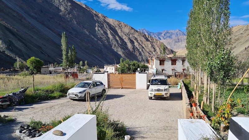 Ladakh Eco House - Ladakh Eco House Sangkar road Dongboss house, Leh, 194101