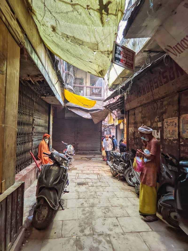 Vishwanath Gali - Vishwanath Gali Vishwanath Gali, Lahori Tola, Varanasi, Uttar Pradesh 221001, India