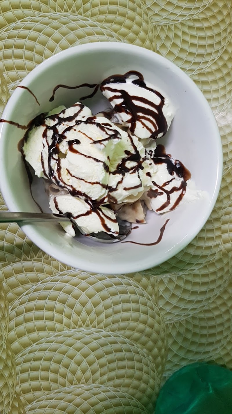 Momo Hut - Momo Hut Near Taiwah, Opposite Bidhan Jewellers, Shri Maa Bhawan, Hill Cart Rd, Ward 6, Siliguri, West Bengal 734001, India