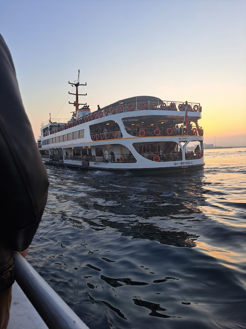 Kadıköy- Haydarpaşa İskelesi - Kadıköy- Haydarpaşa İskelesi, Kemankeş Karamustafa Paşa, Rıhtım Cd. No:33, 34425 Beyoğlu/İstanbul, Türkiye