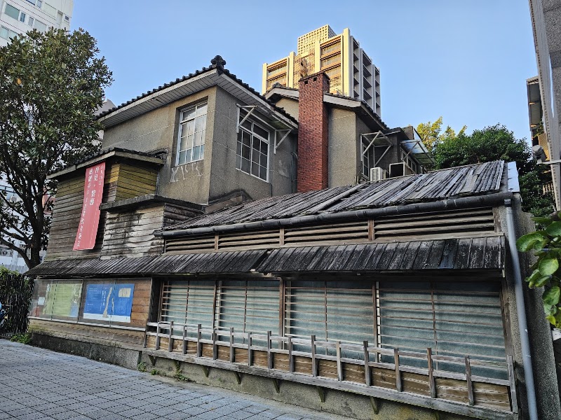 Wistaria Tea House - Wistaria Tea House, No. 1號, Lane 16, Section 3, Xinsheng S Rd, Longpo Village, Da’an District, Taipei City, Taiwan 106