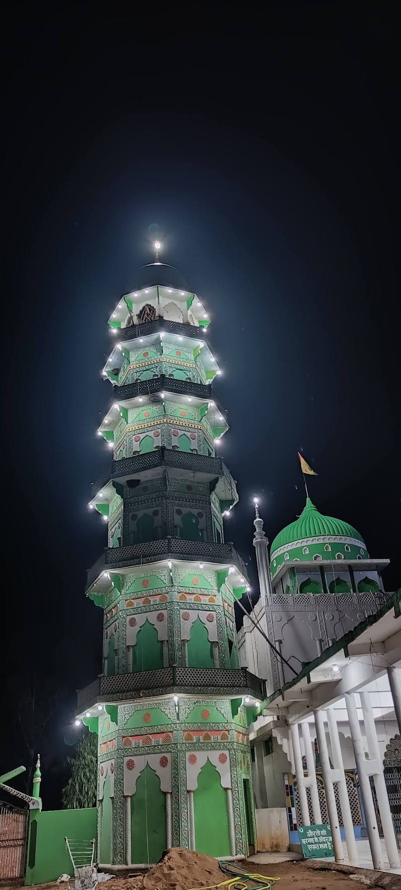 Hazrat alhaj sufi Gaffar hasan chisti sha R.A - Hazrat alhaj sufi Gaffar hasan chisti sha R.A, 3P6X+J6G, Abhanpur, Chhattisgarh 493661, India