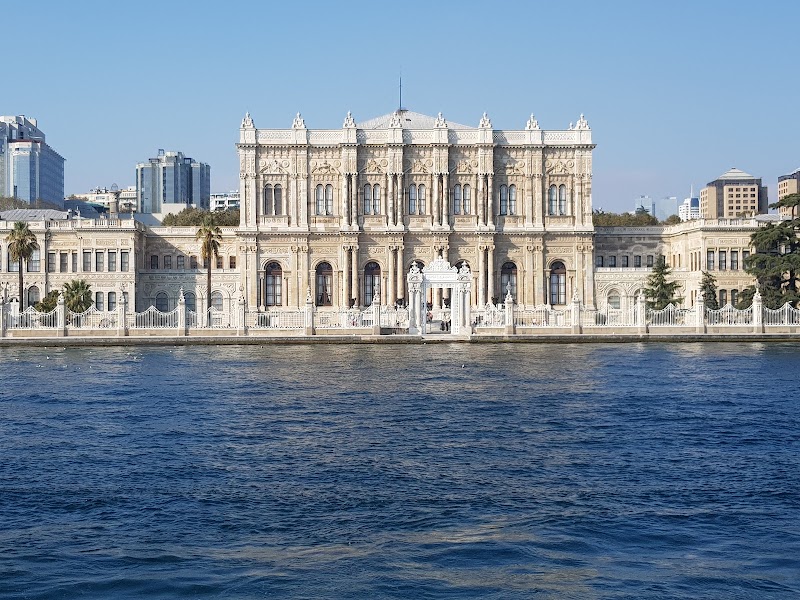 Dolmabahçe Caddesi - Dolmabahçe Caddesi, Vişnezade, Dolmabahçe Cd., 34357 Beşiktaş/İstanbul, Türkiye