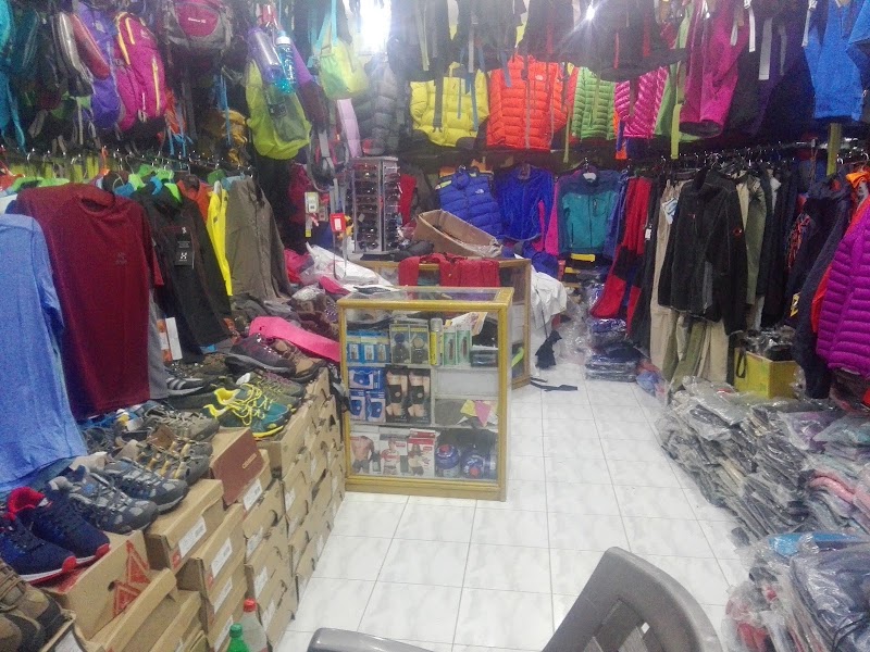 Highlander Trekking Equipment Shop - Highlander Trekking Equipment Shop 6X37+PPG, Lakeside Rd, Pokhara 33700, Nepal