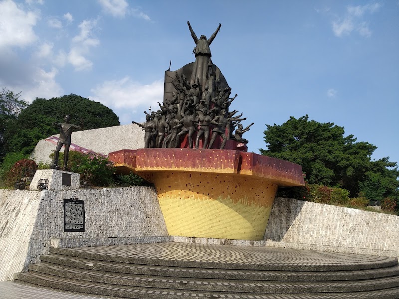 EDSA People Power Monument