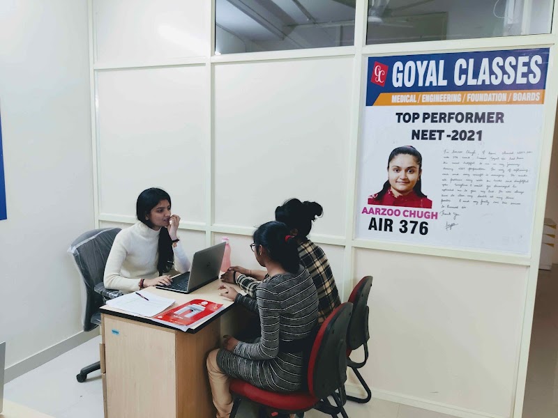 Goyal Classes for NEET/IIT-JEE/Foundation/Boards - Goyal Classes for NEET/IIT-JEE/Foundation/Boards SCO 14, Sector 4, Huda Market, near PNB Bank, Gurgaon Rural, Gurugram, Haryana 122006, India
