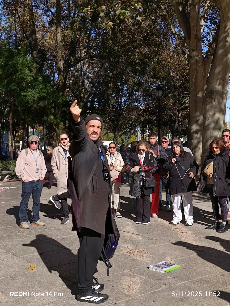 Free Tour Madrid - Free Tour Madrid, P.º del Prado, 1, Retiro, 28014 Madrid, Spain
