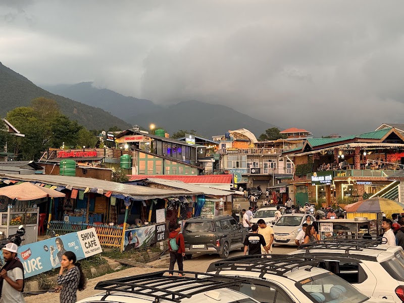 Landing Site Bir - Landing Site Bir, 2PV5+2GX, Landing Road, Bir, Suja, Himachal Pradesh 176077, India