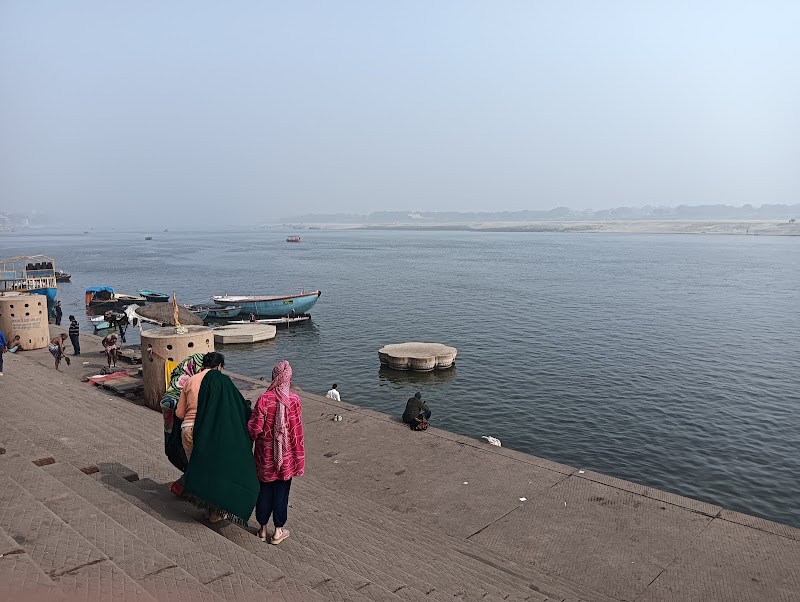 Scindia Ghat, (Varanasi) - Scindia Ghat, (Varanasi) Dattatreya math, Sindhia ghat, Garwasitola, Ghasi Tola, Varanasi, Uttar Pradesh 221001, India