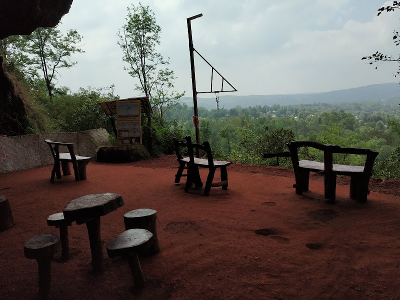 Tiger Cave Panchagani - Tiger Cave Panchagani cave, Table Land Toll Booth, Table Land Rd, near st. Josephs convent school, Godavali, Panchgani, Maharashtra 412805, India