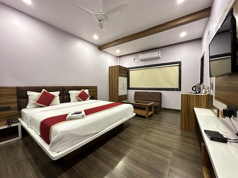 HOTEL J P PALACE - HOTEL J P PALACE, Near Narmada Temple, Mai Ki Bagiya, Road, Amarkantak, Madhya Pradesh 484886, India