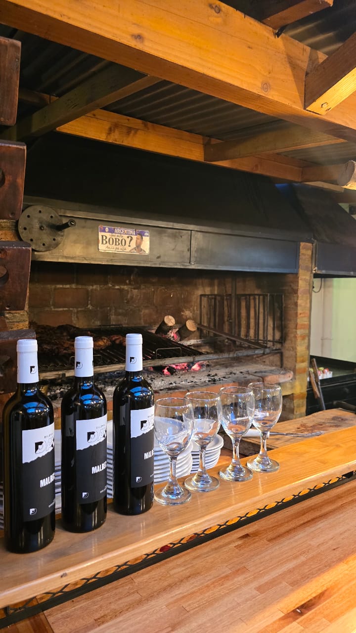 Hotel Surprise – Alojamiento en Bariloche - Hotel Surprise – Alojamiento en Bariloche Av. Ángel Gallardo 136, R8400 San Carlos de Bariloche, Río Negro, Argentina