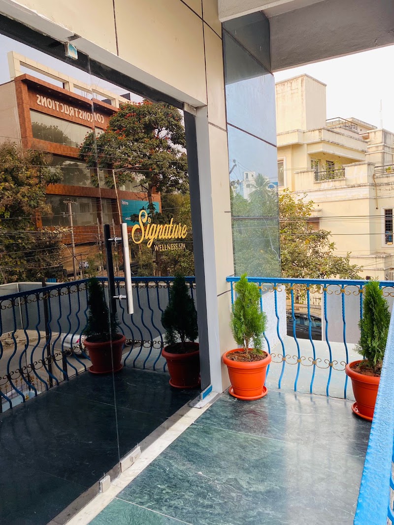 Signature Wellness Spa - Signature Wellness Spa First floor, 231 A, Road No. 12, above Central Bank of India, MLA Colony, Banjara Hills, Hyderabad, Telangana 500034, India
