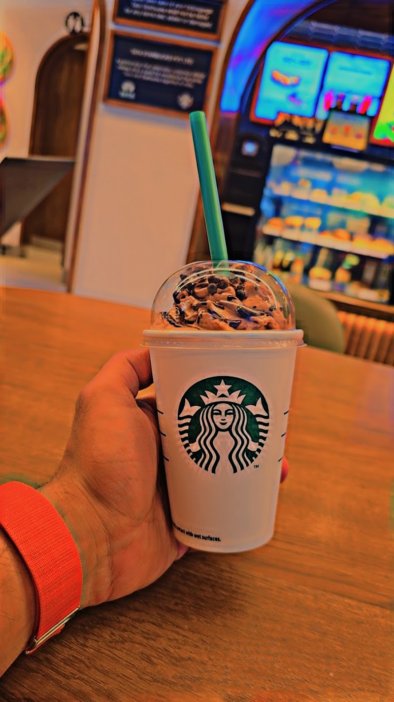 Starbucks - Juhu - Starbucks - Juhu, No 4R3P/VM2, Advent Neel, Swastik Society, Juhu, Mumbai, Maharashtra 400056, India