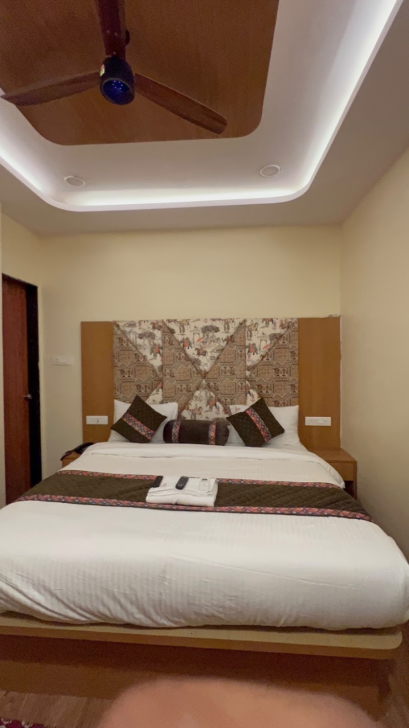 Hotel Rajwada - Hotel Rajwada Airport Square, 16, Wardha Rd, beside The Pride Hotel, New Manish Nagar, Somalwada, Nagpur, Maharashtra 440025, India