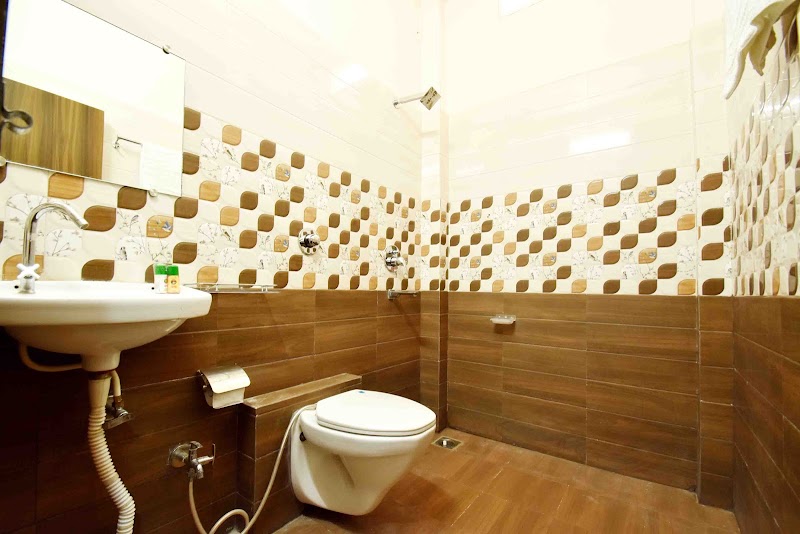Hotel Hori Palace - Hotel Hori Palace 33, Harsiddh Road ,Near Mahakaleshwar Temple, Harsiddhi Gate, Ujjain, Madhya Pradesh 456006, India