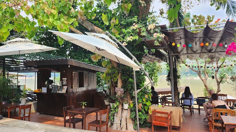 Anisa Riverside Guesthouse - Anisa Riverside Guesthouse, V4VP+PW2, Khem Khong, Luang Prabang, Laos