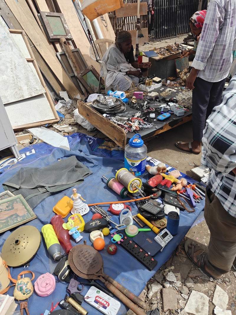 Rajkot Ravivari Market - Rajkot Ravivari Market, Doordarshan Kendra Colony, GIDC, Rajkot, Gujarat 360003, India