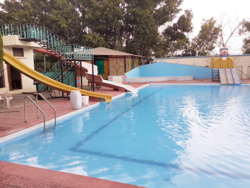 Fun and Food Family Restaurant - Fun and Food Family Restaurant JVHM+6PG, Khandwa Rd, behind BSNL Office Patak, Anuradha Nagar, Morda, Morod, Madhya Pradesh 452020, India