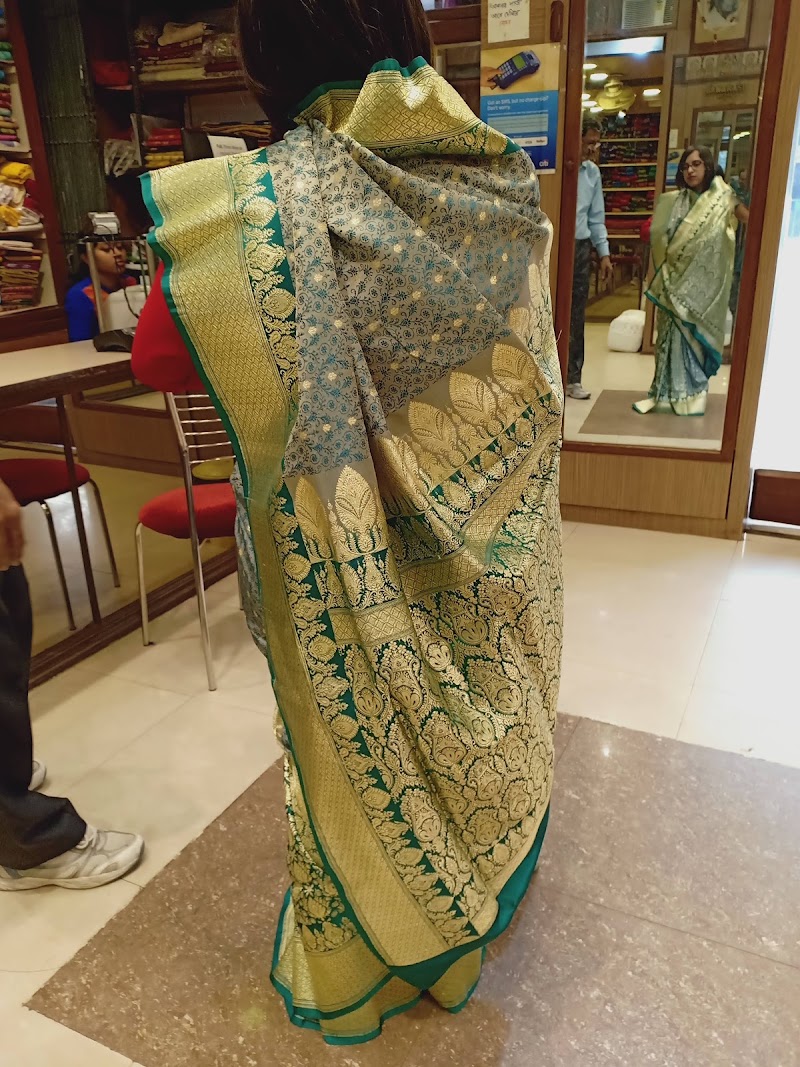 Indian Silk House Agencies Rash Behari Avenue - Indian Silk House Agencies Rash Behari Avenue, 129A, Rash Behari Ave, Triangular Park, Dover Terrace, Ballygunge, Kolkata, West Bengal 700029, India