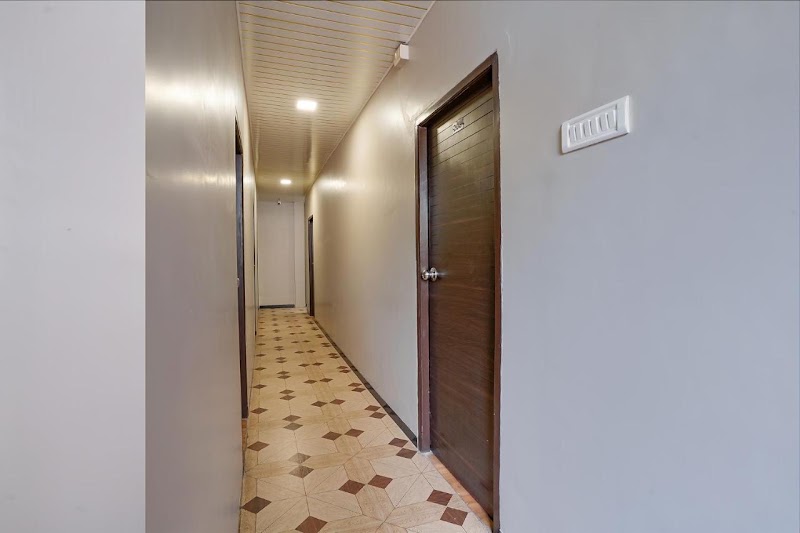 Hotel Budget Inn - Hotel Budget Inn CTS NO 1673, Military Rd, near Crystal Enclave, Bhavani Nagar, APT, Andheri East, Mumbai, Maharashtra 400059, India