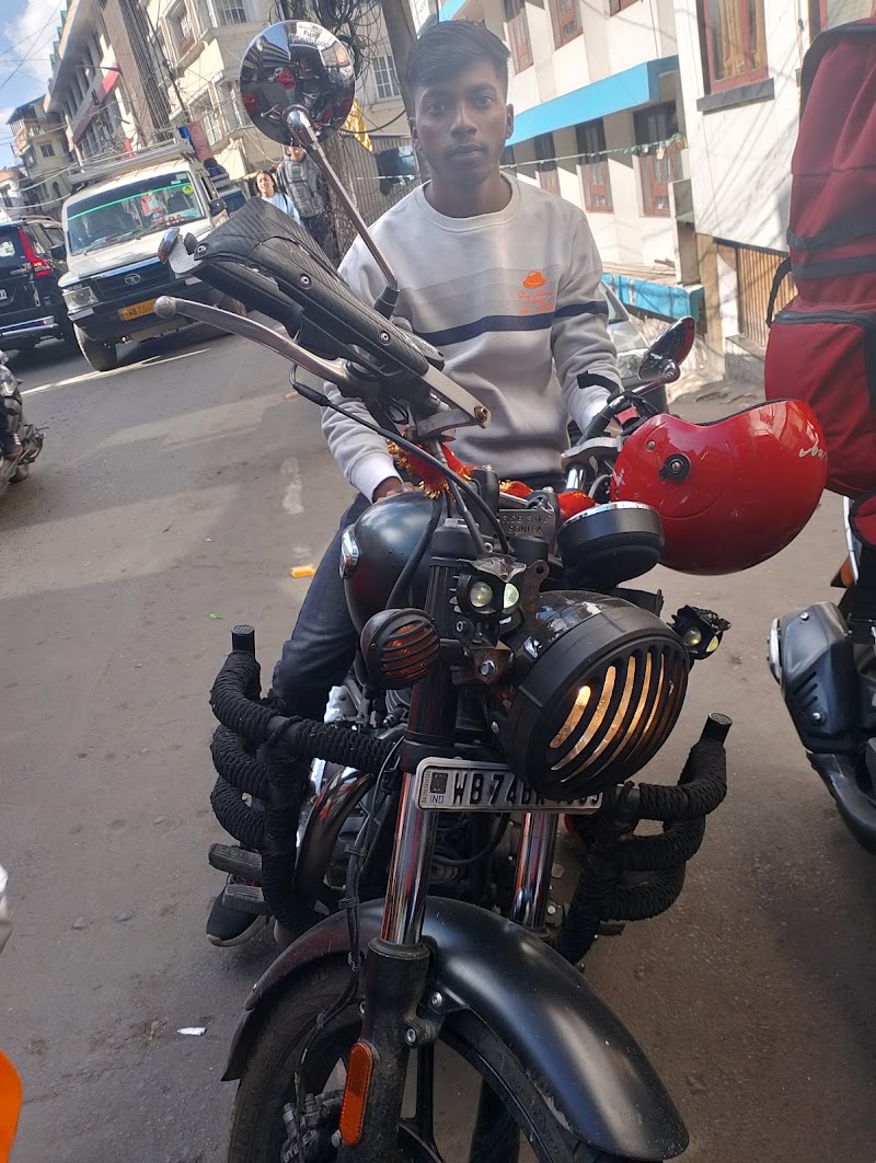 Ghising Bike, scooty And Taxi Rental - Ghising Bike, scooty And Taxi Rental Hill Cart Rd, near Reliance Mart And DRC Car Parking, Limbugaon, Darjeeling, West Bengal 734101, India