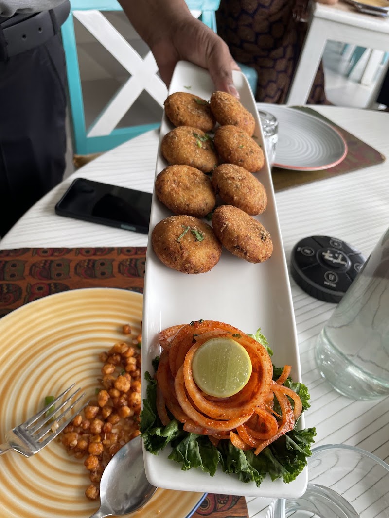 Roma's Cafe Diner - Roma's Cafe Diner, 24, 2nd, near Ravidas Gate, Lanka, Varanasi, Uttar Pradesh 221005, India