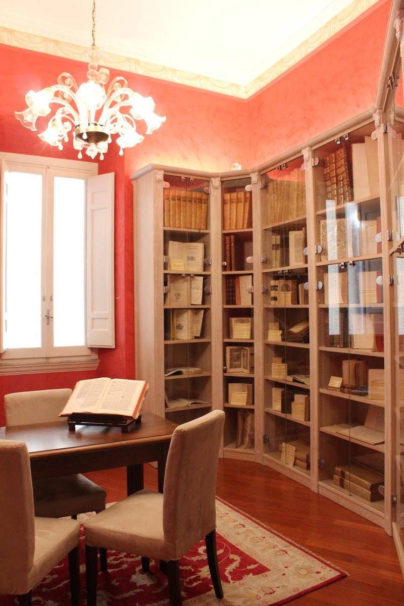Libreria Antiquaria Borromini - Libreria Antiquaria Borromini, Via degli Orfani, 91, 00186 Roma RM, Italy