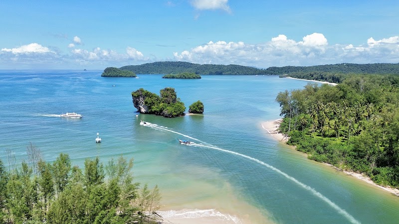 Antosil beach Krabi - Antosil beach Krabi 2QWP+284 Klong Muang Beach Road Tambon Nong Thale, Amphoe Mueang Krabi, Chang Wat Krabi 81000, Thailand