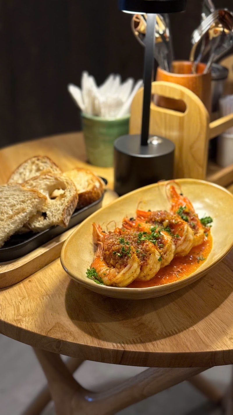 La Ombra - Mediterranean Café & Dining - La Ombra - Mediterranean Café & Dining, 127/11 Nguyễn Thiện Thuật, Nha Trang, Khánh Hòa 57106, Vietnam